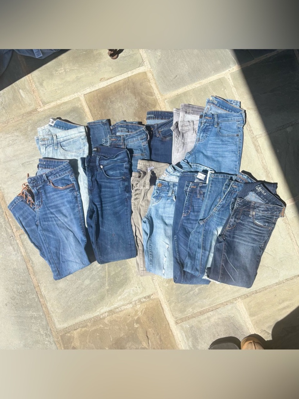 CLOSET CLEAR OUT! 16 pairs of women’s jeans.-Abercrombie,American Eagle & more!